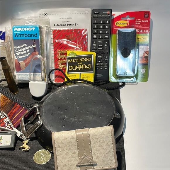 Assorted Household Items Bundle - Picture 2 of 4